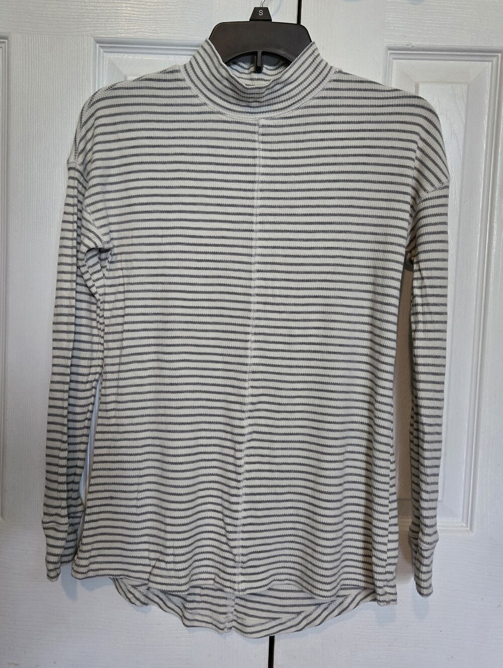 Women's a.n.a. Mock Turtleneck Shirt size S